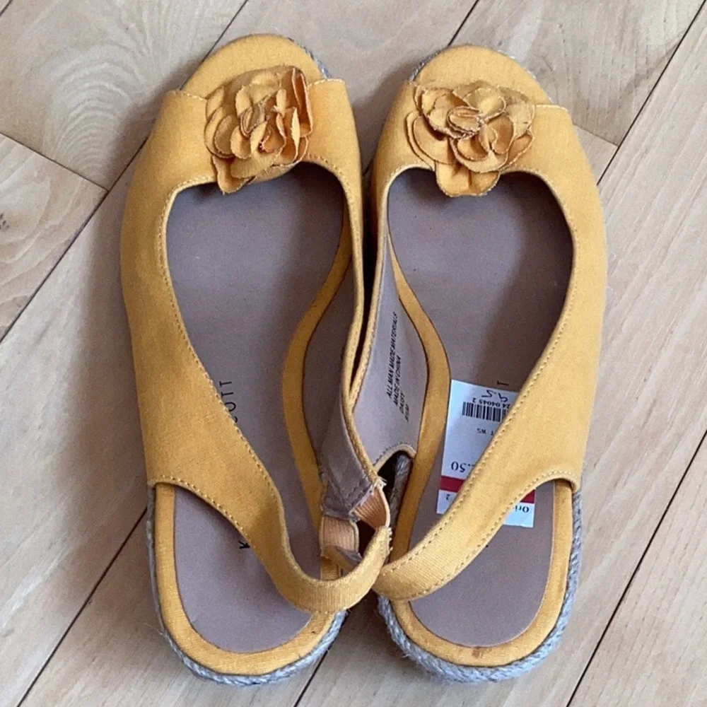 Karen Scott yellow Espadrille Slingback wedge sandals. Women’s size 9.5